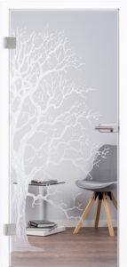 Moderne Ganzglastür "Tree" 7084 für Innenräume. Grundfläche Klar, Motiv mit Laser graviert, stellt ein Hälfte eines großen, astigen Baumes dar. Beschlagsset 818 in Edelstahl-ähnlich mit Drücker.